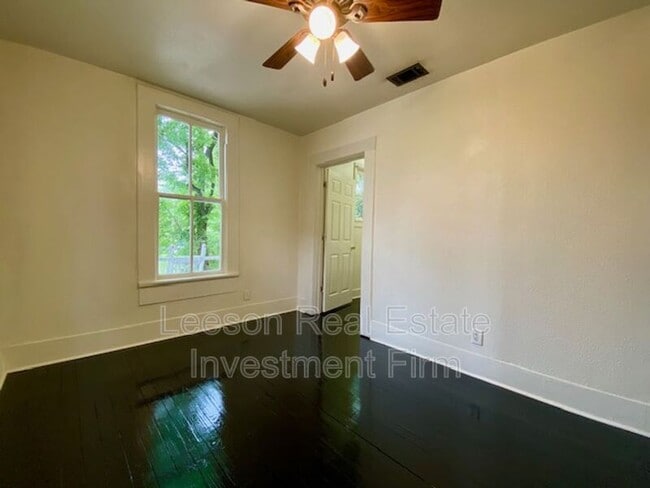 Building Photo - 455 Egan St