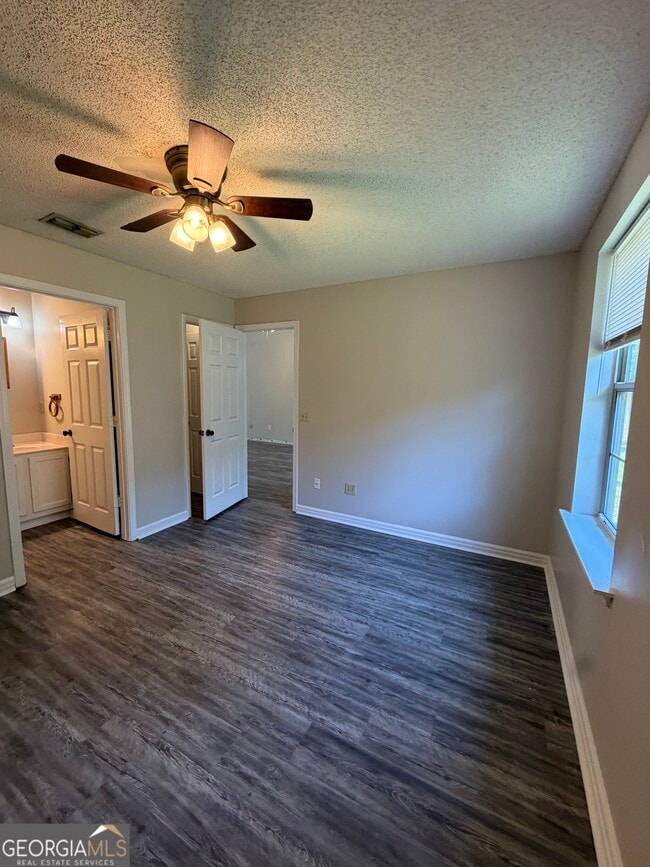 Building Photo - 411 Baltic Ct