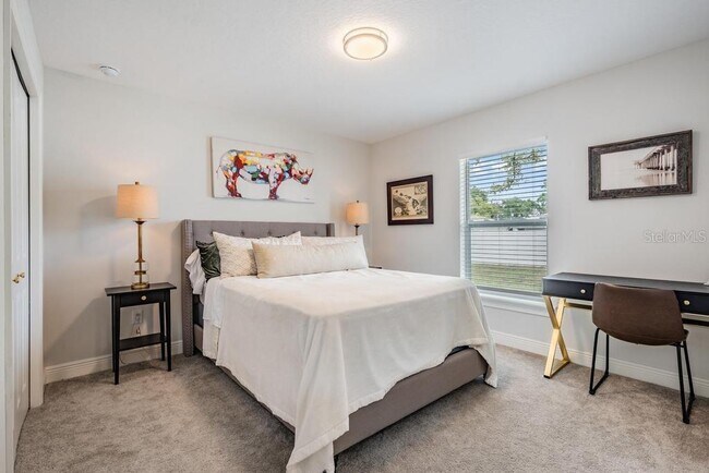 Building Photo - 106 1st Ave NE