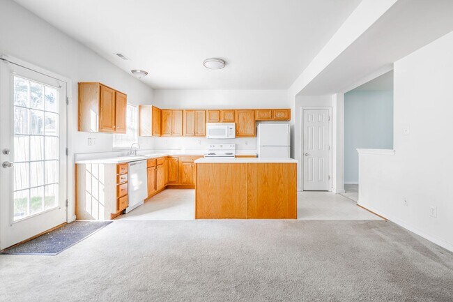 Building Photo - Gorgeous Luxury Townhome for rent