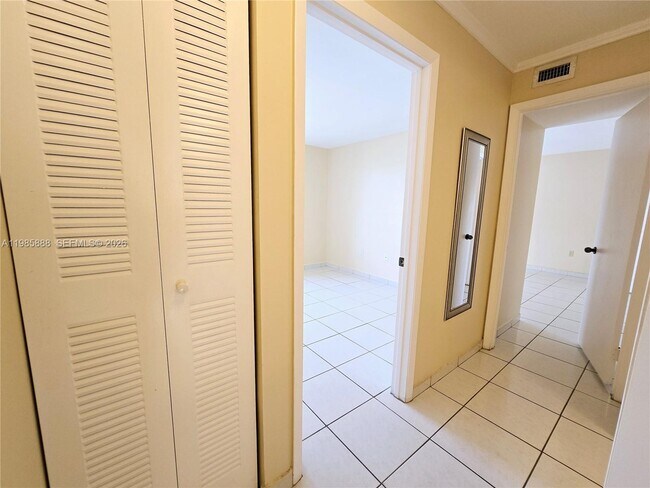 Building Photo - 365 NW 85th Ct