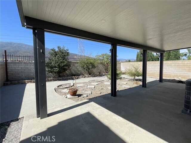 Building Photo - 15096 Fox Ridge Dr
