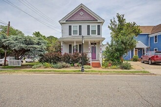 Building Photo - Charming Victorian Home in Historic Pasture Point – Downtown Hampton