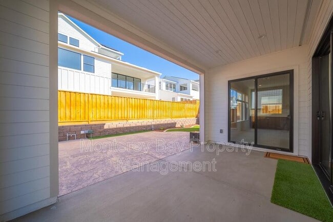 Building Photo - 2408 Schooner Ave