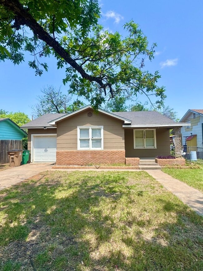 Primary Photo - Coming Soon! Cozy 2-Bedroom Home w/ Fenced...