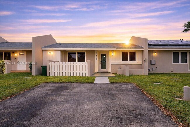 Building Photo - 20704 SW 103rd Pl