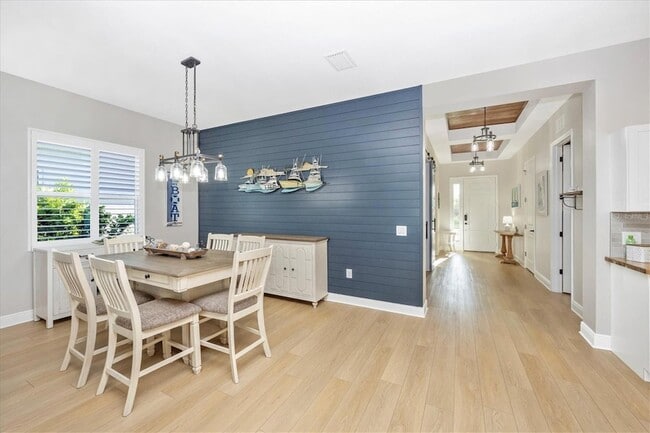 Building Photo - 18805 Valleta Ave