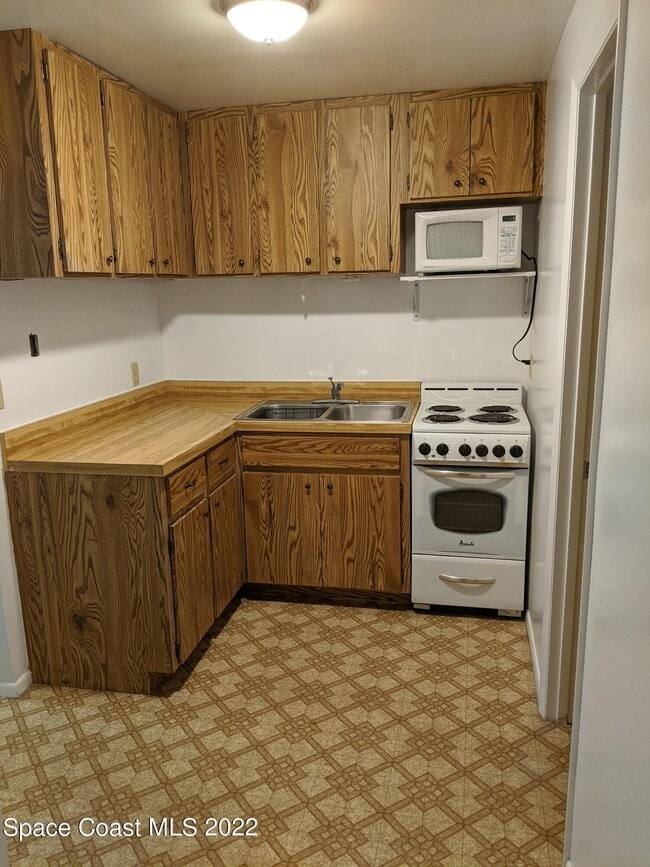 Building Photo - 108 Barton Ave