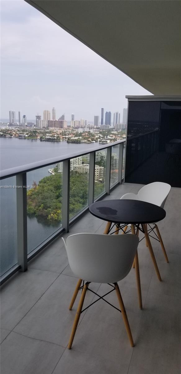 Building Photo - 16385 Biscayne Blvd