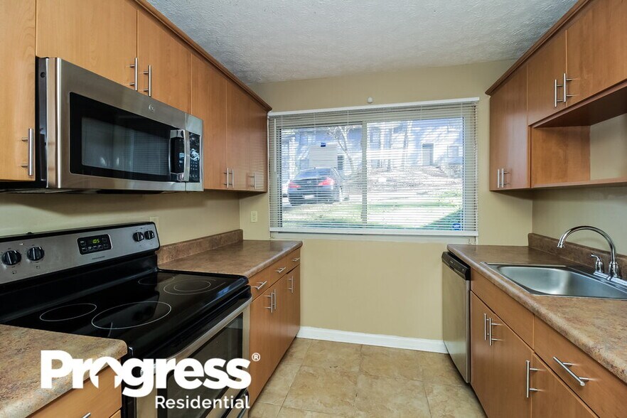 Building Photo - 972 Pine Hollow Rd