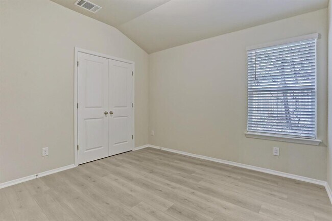 Building Photo - 3902 Crockett Ave