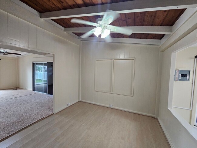 Building Photo - Spacious 3-Bedroom / 2-Bathroom Single-Family Home with Stunning Views – AVAILABLE NOW!