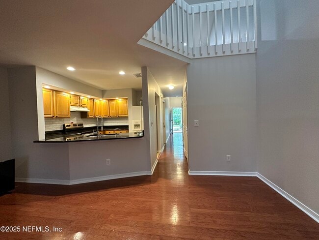 Building Photo - 11306 Lake Mandarin Cir E