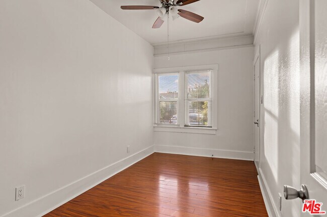 Building Photo - 2928 Walton Ave