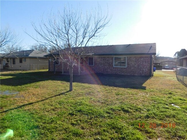 Building Photo - 1010 Jackie Jo Ln