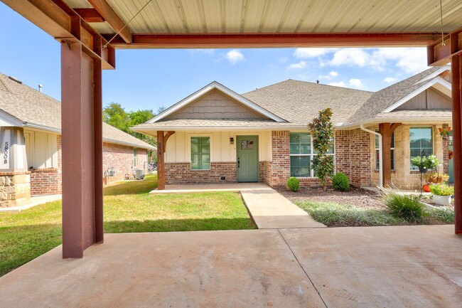 Primary Photo - 5804 Campbell Creek Dr