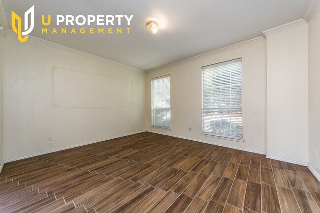 Building Photo - 6 Bedrooms, 3 garage space house. US75 & A...