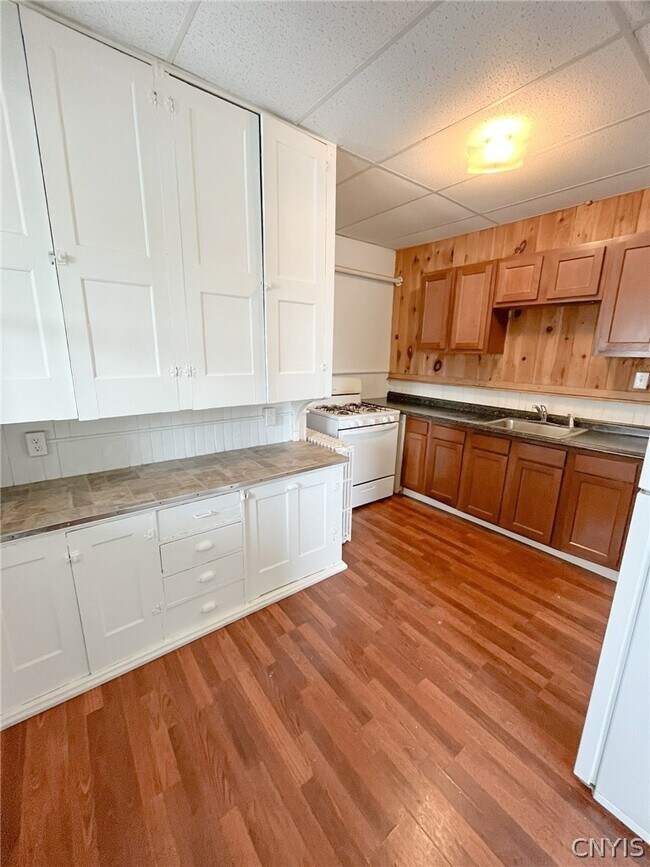 Building Photo - 911 State St