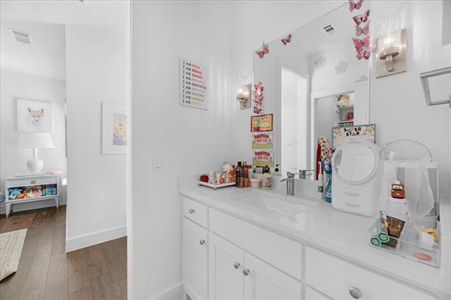Building Photo - 4139 Normandy Ave