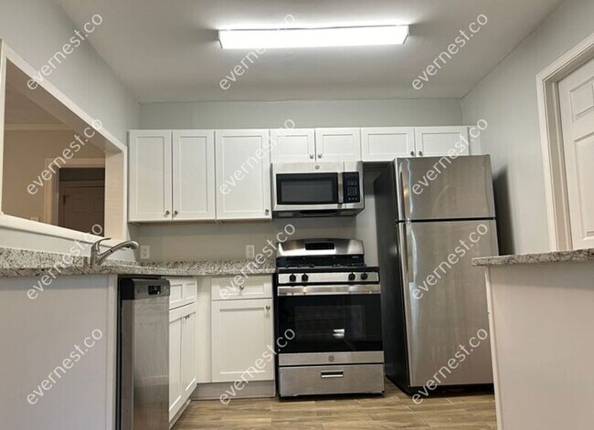 Building Photo - 2776 Palm Dr