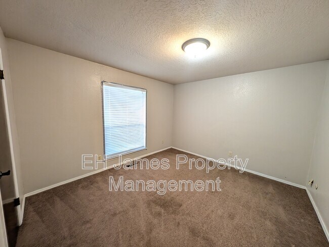 Building Photo - 8440 E 64th Pl