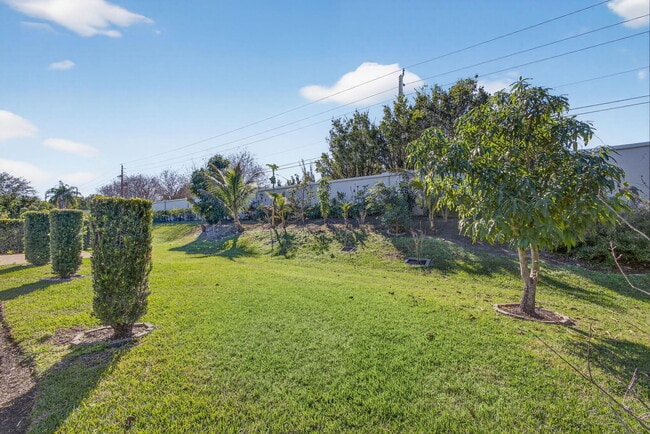 Building Photo - 168 Thornton Dr