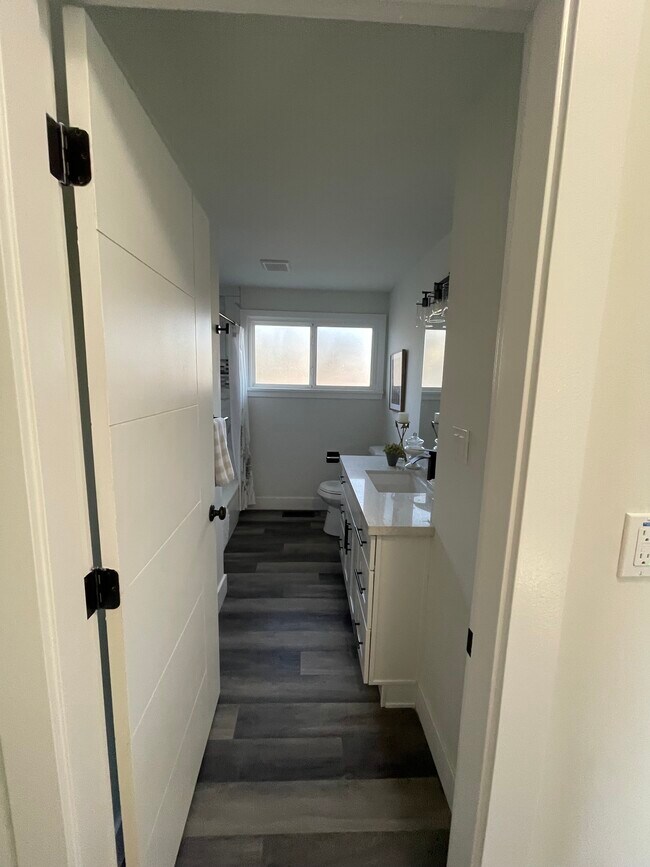 Building Photo - 5008 Sperry Ln