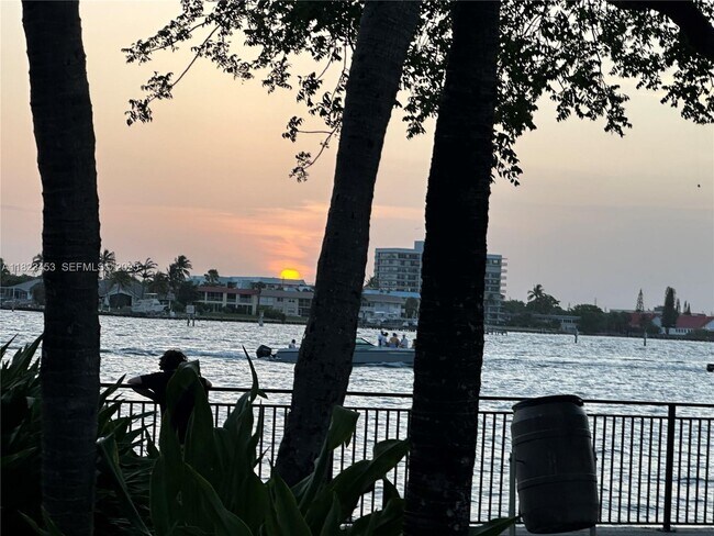 Building Photo - 201 E 28th St