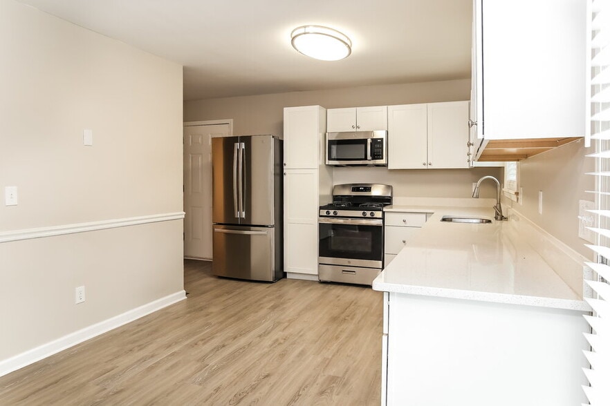 Building Photo - 4859 Wilkie Way NW