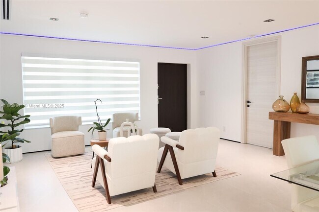 Building Photo - 2537 SE 10th Ct