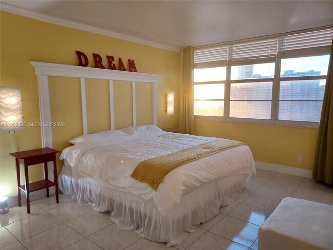 Building Photo - 137 Golden Isles Dr