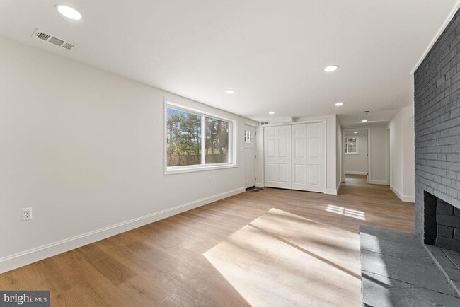 Building Photo - 7407 Kelvin Pl