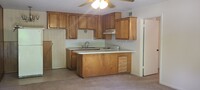 Building Photo - One Bedroom, One Bathroom in Huntsville