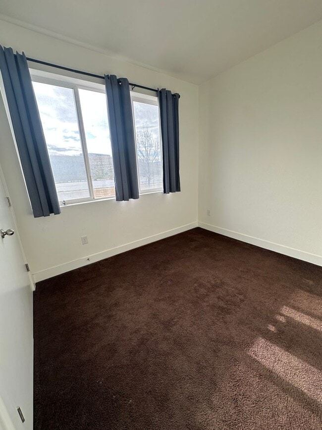 Building Photo - GORGEOUS Home!!!!