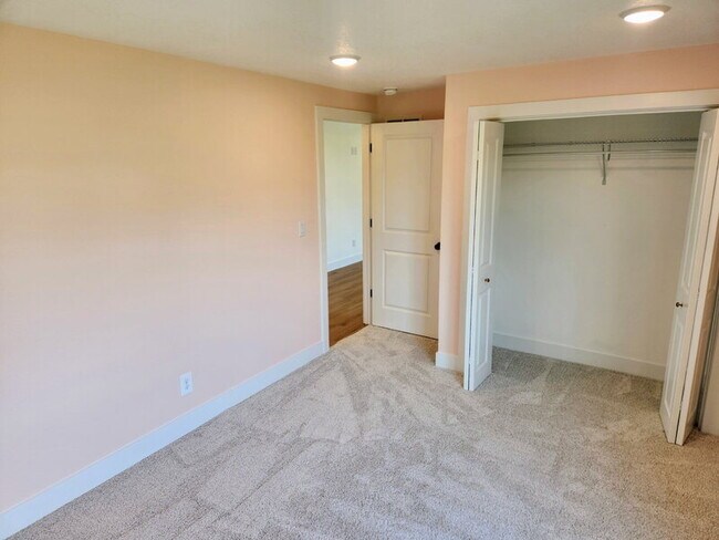 Building Photo - 1603 Red Cedar Ln