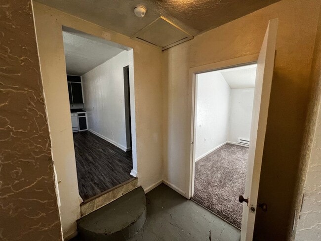 Building Photo - 3 bed 1 bath