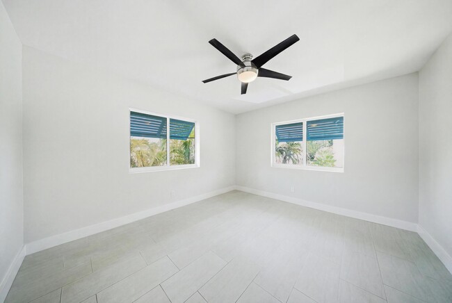 Building Photo - 138 Indies Dr N