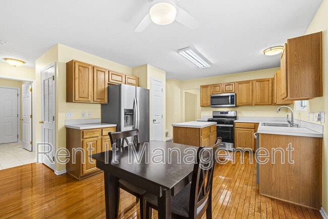 Building Photo - 5820 S 157th St