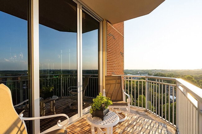 Building Photo - 1820 Peachtree St NW