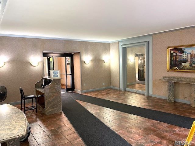 Building Photo - 68-38 Yellowstone Blvd