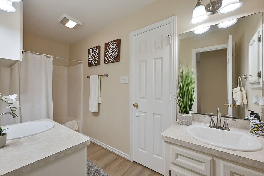 Building Photo - 2015 Colgate Dr