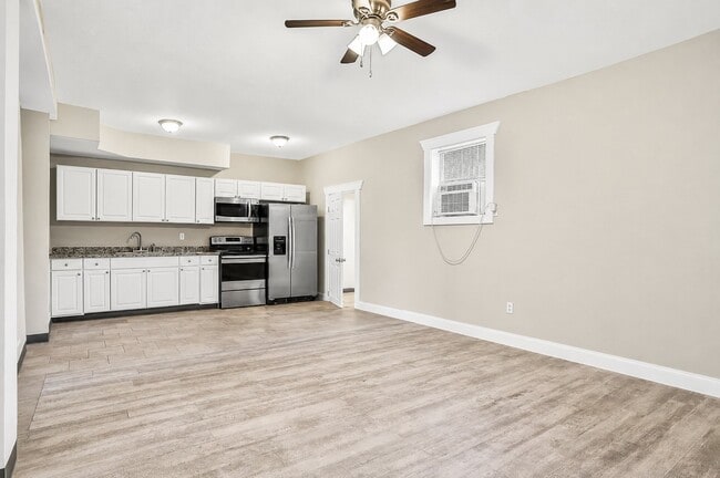 Building Photo - 8036 Mattox Ave
