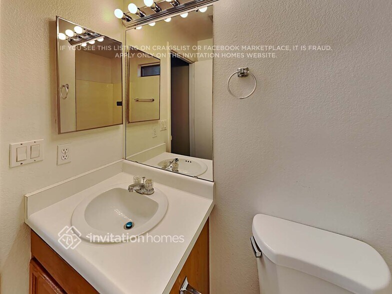 Building Photo - 8315 W Clear Stream Dr