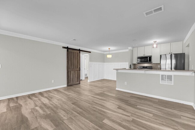 Building Photo - 266 Alexandra Dr