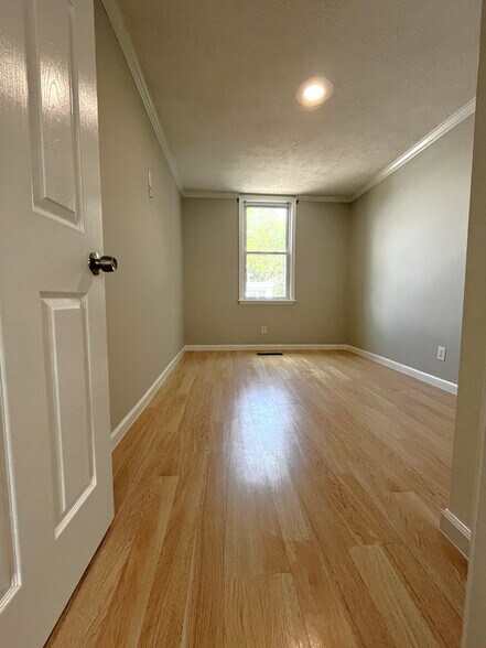 Building Photo - 1219 Alabama Dr