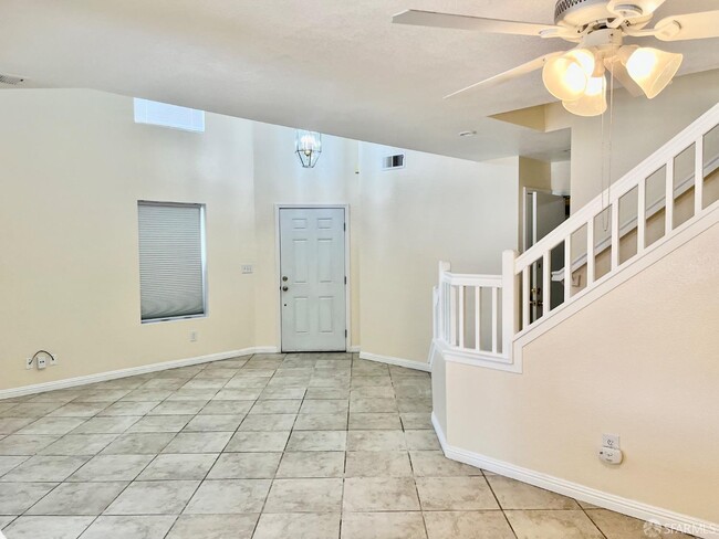 Building Photo - 1713 Crater Peak Way