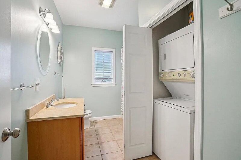 Building Photo - 7 F St