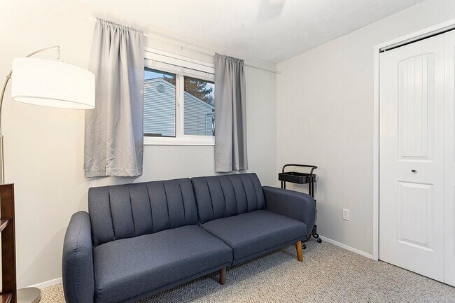 Building Photo - 12318 SE 67th Ct
