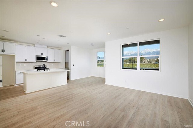 Building Photo - 944 N Divino Privado