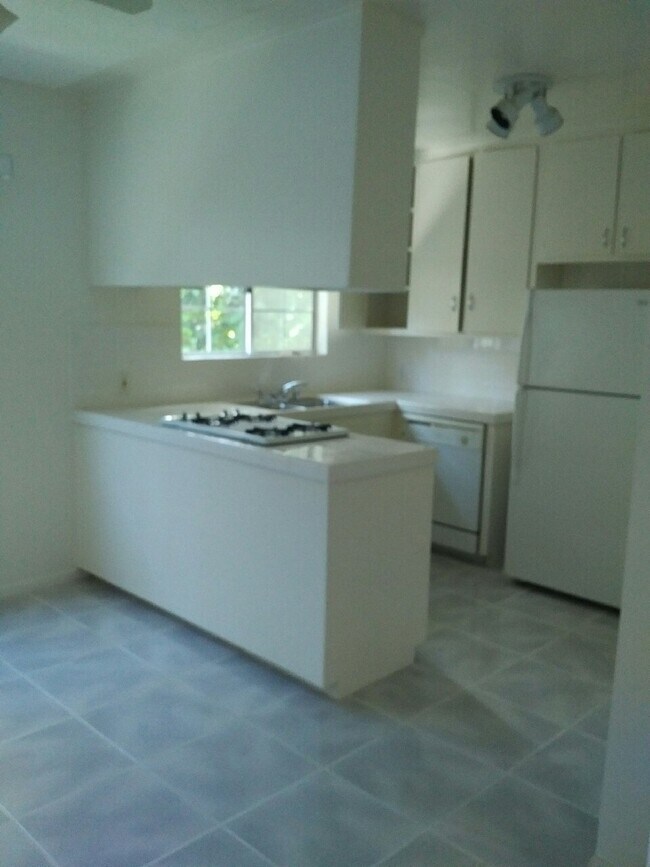 Building Photo - 12848 Bloomfield St